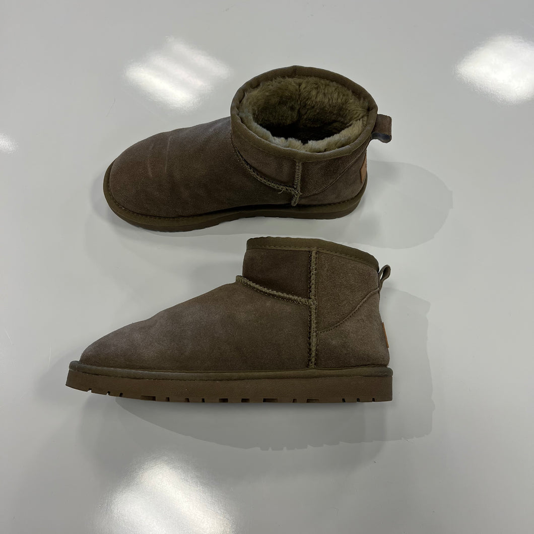Ugg Boots Size 7.5