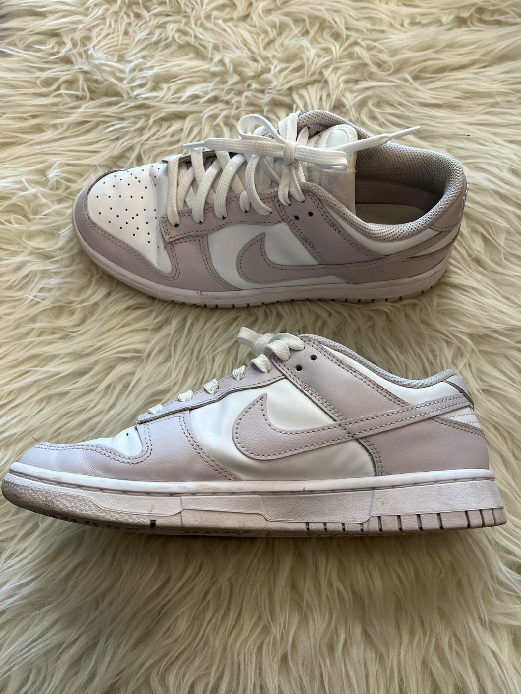 Nike Athletic Shoes Womens 8.5